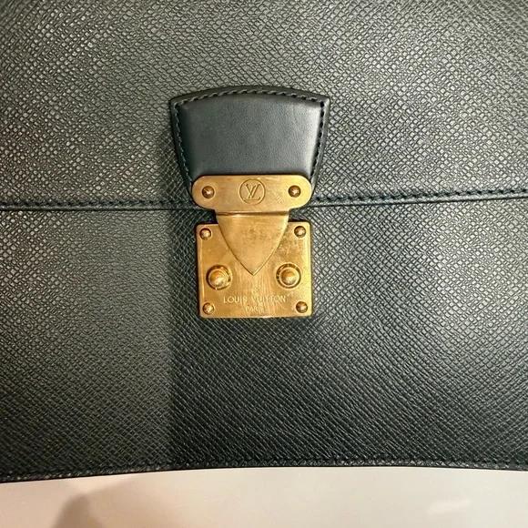 Authentic Louis Vuitton Green Taiga Leather Wristlet & Clutch Brass Hardware - Picture 6 of 13